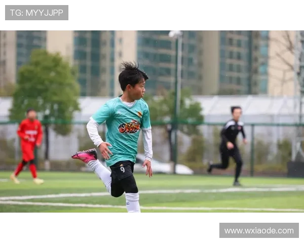 斯佩齐亚逼抢体系近期表现稳健，防守反击效率持续提升