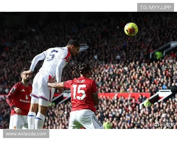 曼联防线失误频繁,防守稳定性问题持续显现 曼联防线失误频繁,防守稳定性问题持续显现