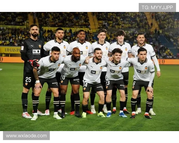 瓦伦西亚决策争议,球队管理层战略思路与球迷期待存在分歧 瓦伦西亚决策争议,球队管理层战略思路与球迷期待存在分歧